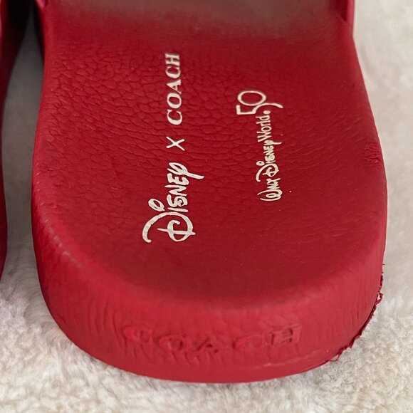 Disney X Coach Sport Red Slide With Mickey Mouse And Minnie Mouse Motif Size: 9 - Picture 8 of 14